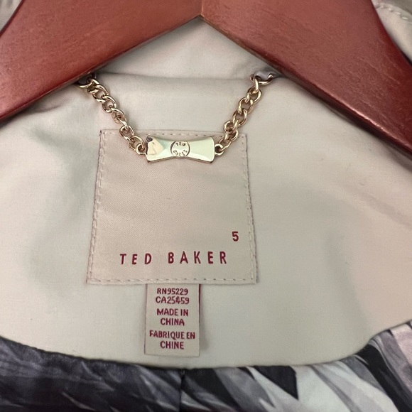 ⭐️ Ted Baker Boxy Crop Trench Jacket - Picture 12 of 13